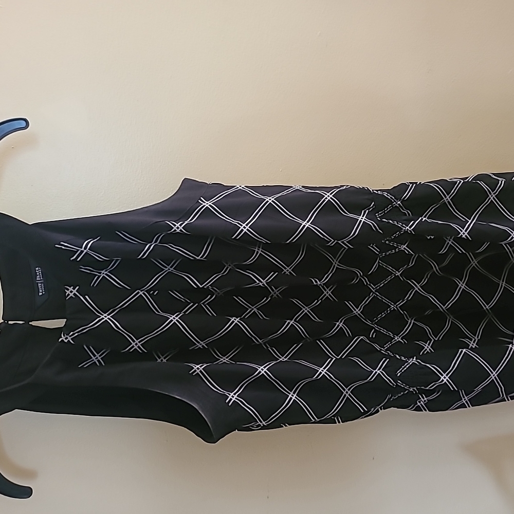 Beautiful light weight dress black and white.